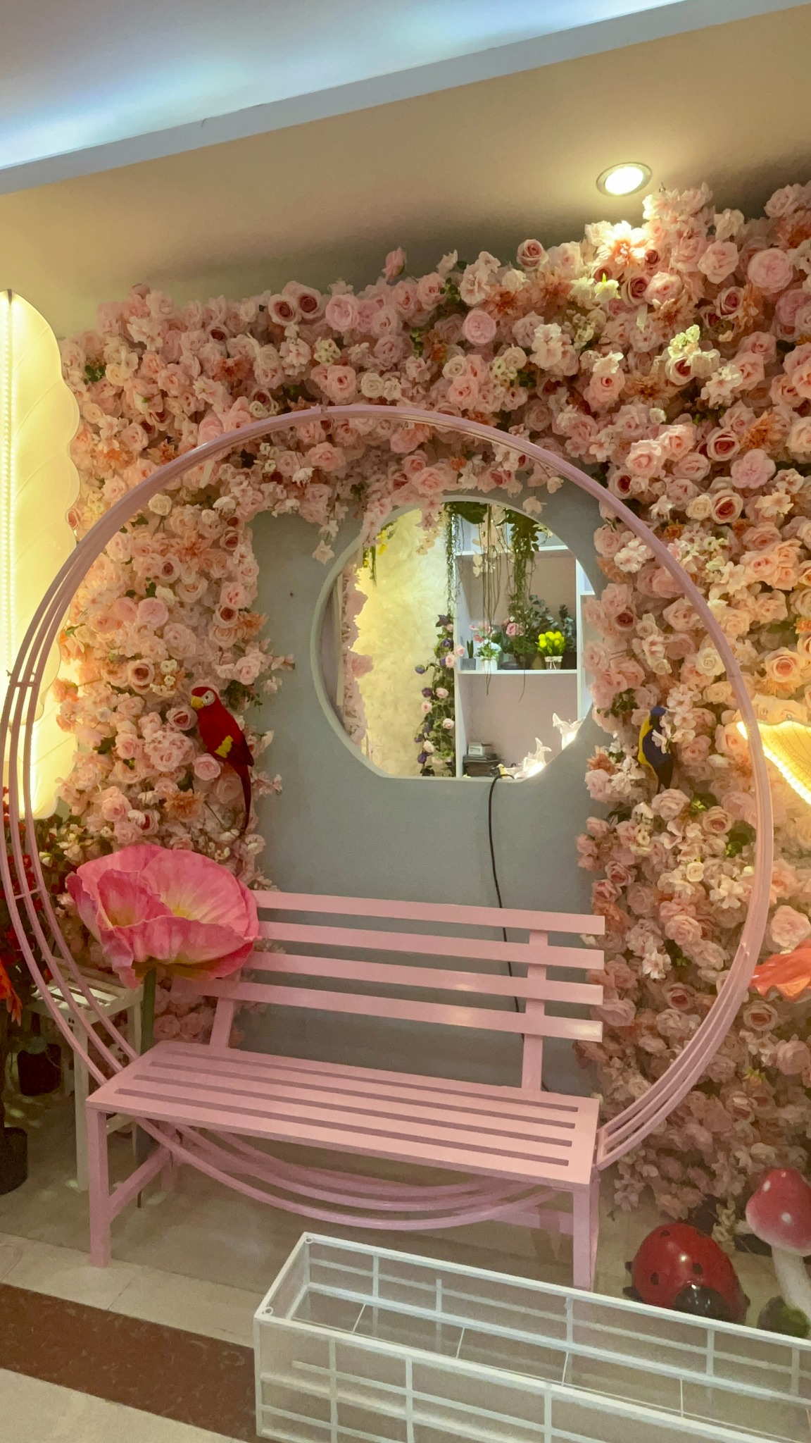 Pink Floral Circle Swing design reference for GAZLL wedding and event décor wholesale sourcing