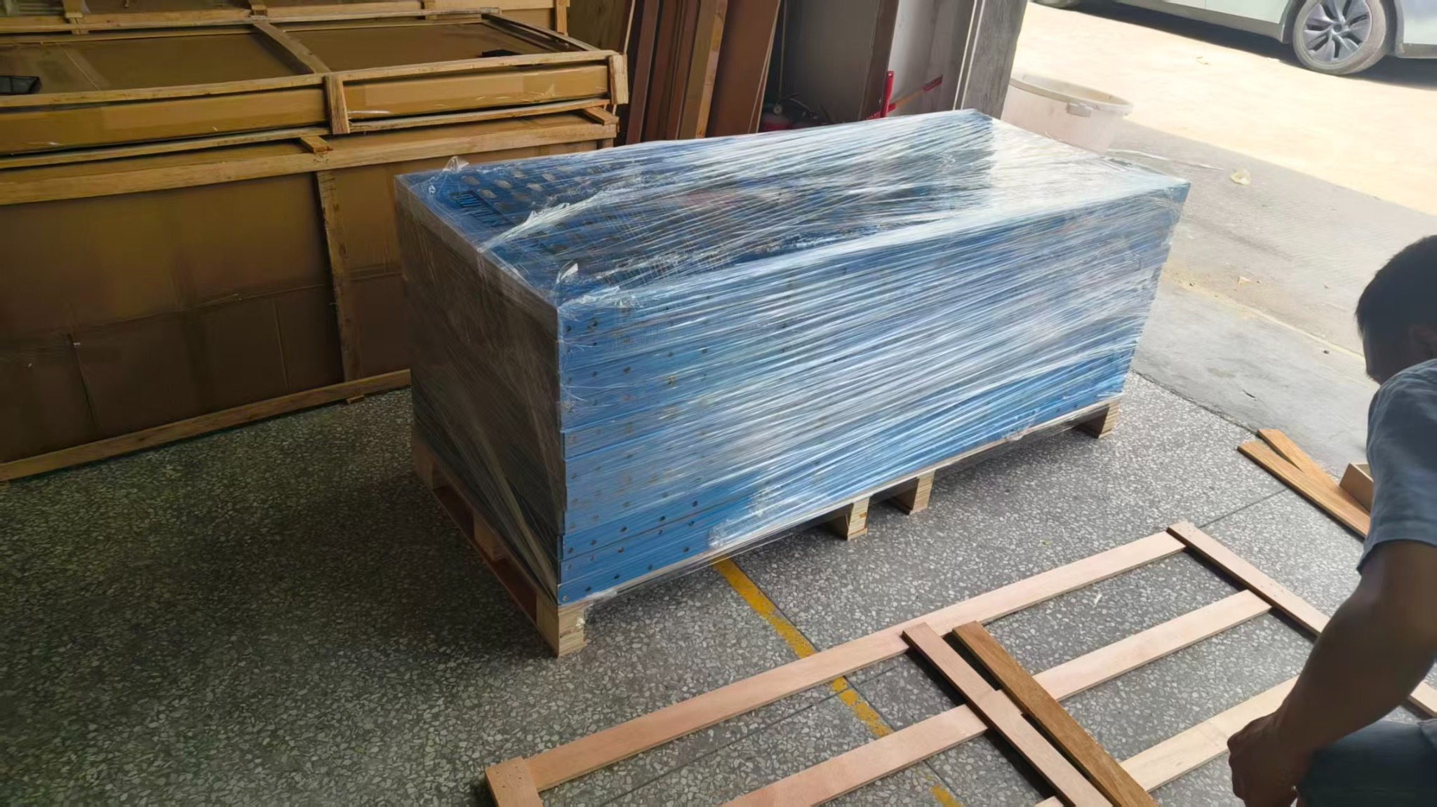 Protective wrapping and pallet preparation